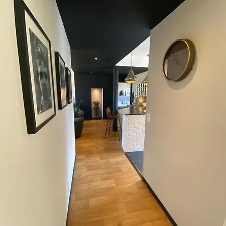 Uman, Un Monde A Nous, Hyper Centre *